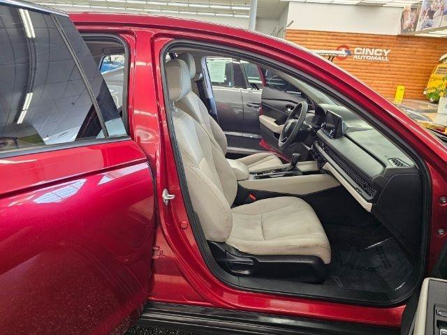 Used 2024 Honda Accord EX image 11