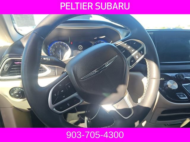 Used 2024 Chrysler Pacifica Touring-L FWD image 13