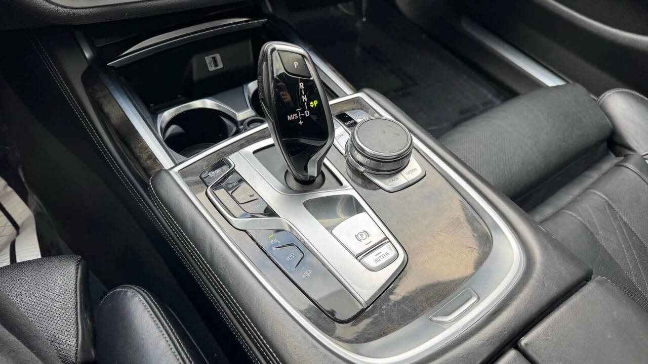 Used 2016 BMW 750i xDrive image 33