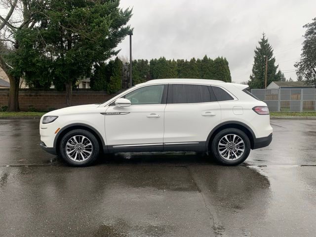 Used 2022 Lincoln Nautilus Standard w/ Premium Package image 2