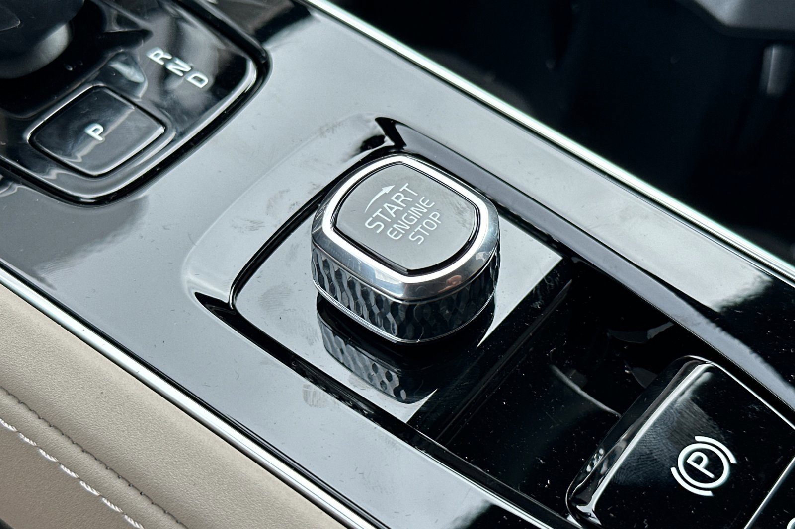 New 2026 Volvo XC90 B6 Plus image 21