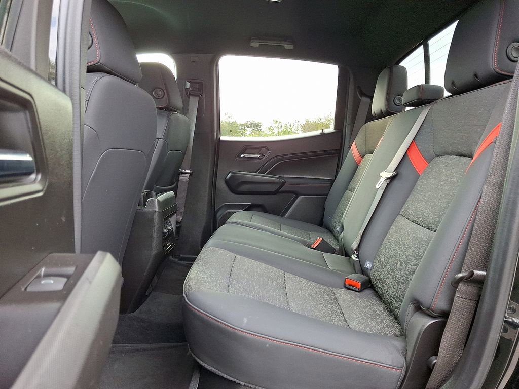 Used 2024 Chevrolet Colorado Z71 image 10