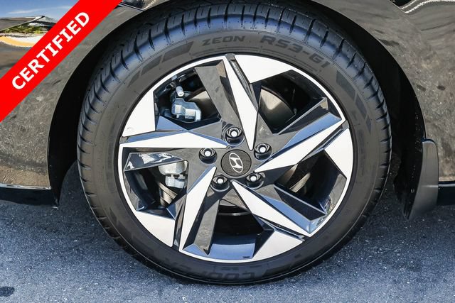 Certified 2023 Hyundai Elantra SEL w/ Convenience Package FWD image 9