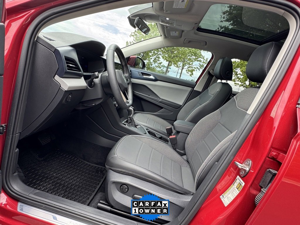 Used 2023 Volkswagen Taos SE w/ Panoramic Sunroof Package image 15