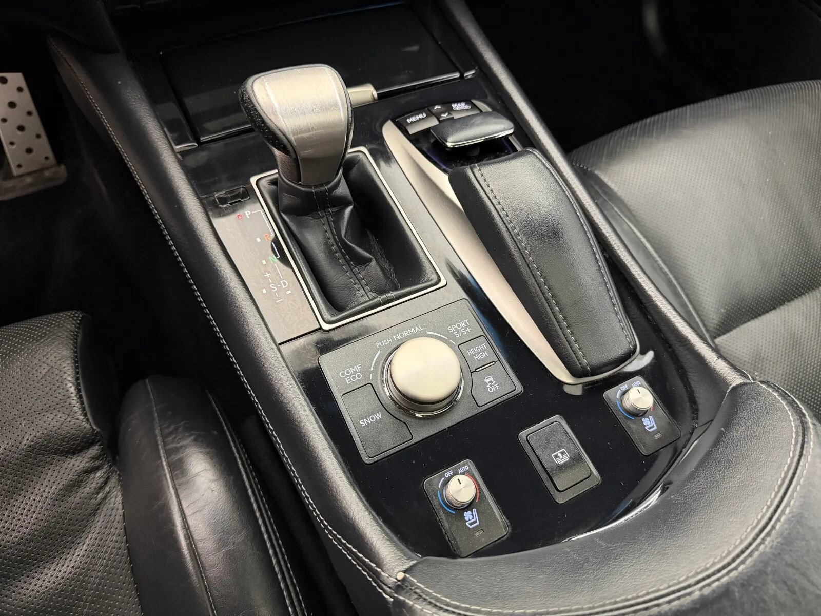 Used 2013 Lexus LS 460 AWD w/ F-Sport Pkg image 27