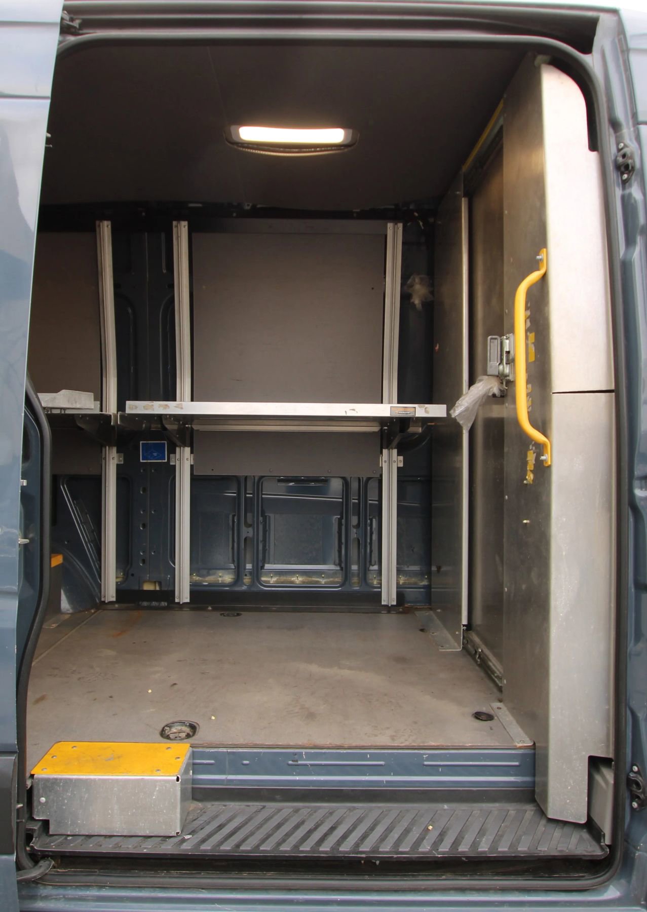 Used 2018 Mercedes-Benz Sprinter 2500 image 11