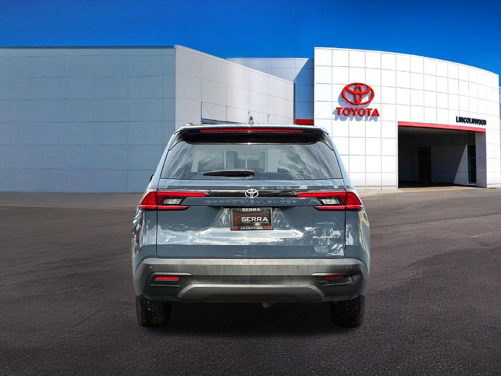 Used 2025 Toyota Grand Highlander AWD image 12