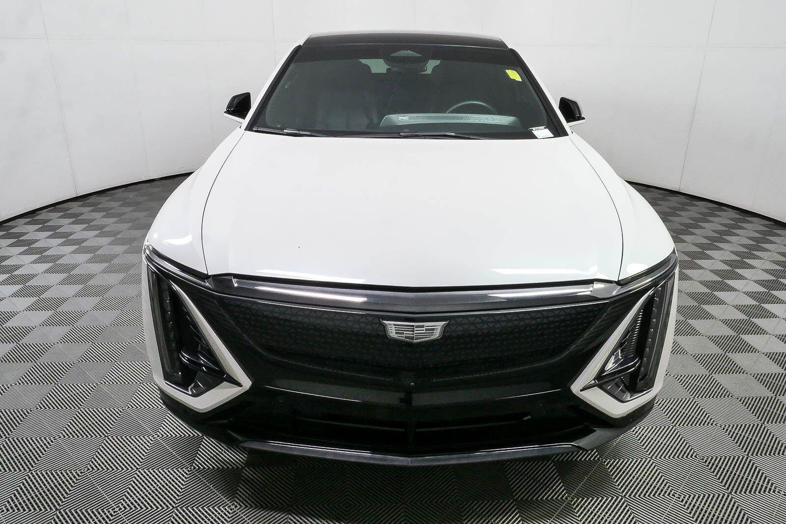 Used 2024 Cadillac Lyriq Sport AWD/4WD image 34