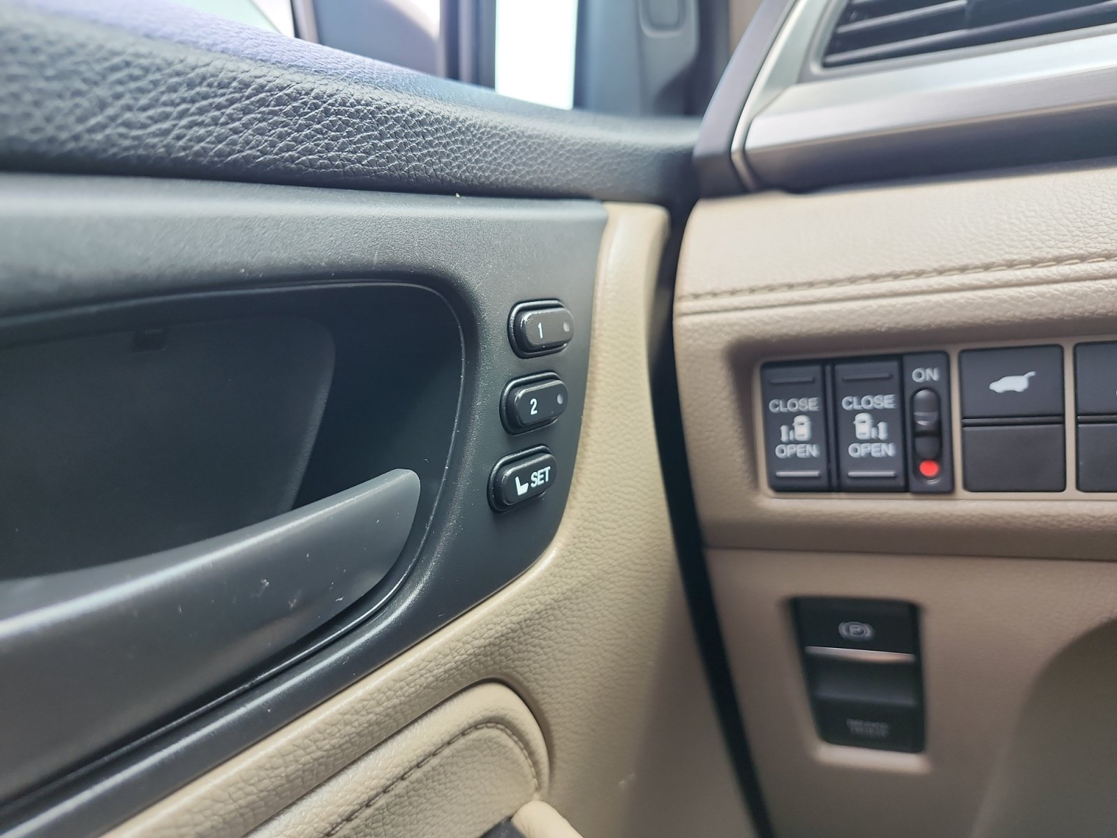 Used 2019 Honda Odyssey EX-L image 25