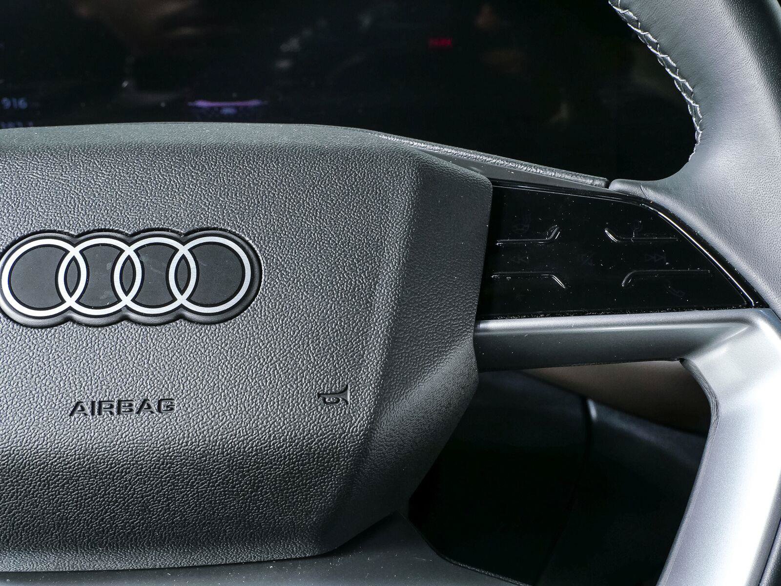 Used 2025 Audi Q5 Premium w/ Convenience Package AWD/4WD image 11