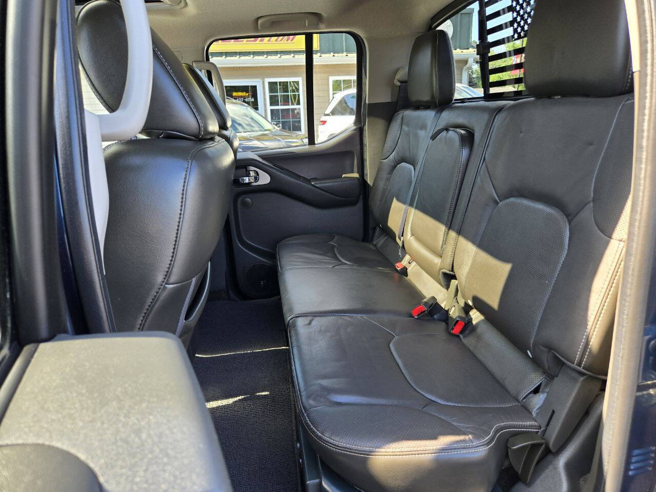 Used 2017 Nissan Frontier PRO-4X w/ Pro-4x Luxury Package AWD/4WD image 38