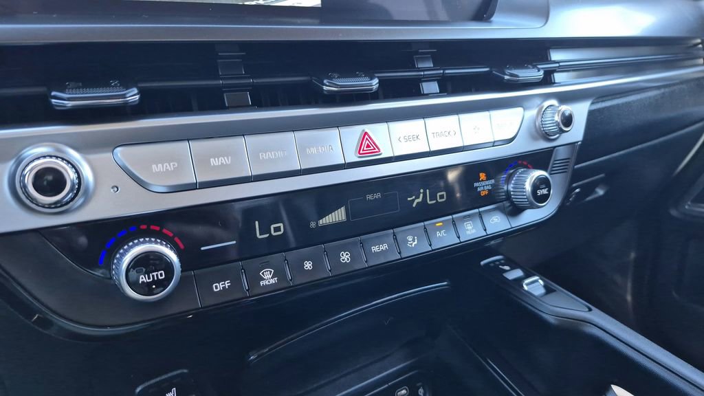 Certified 2025 Kia Telluride S image 27