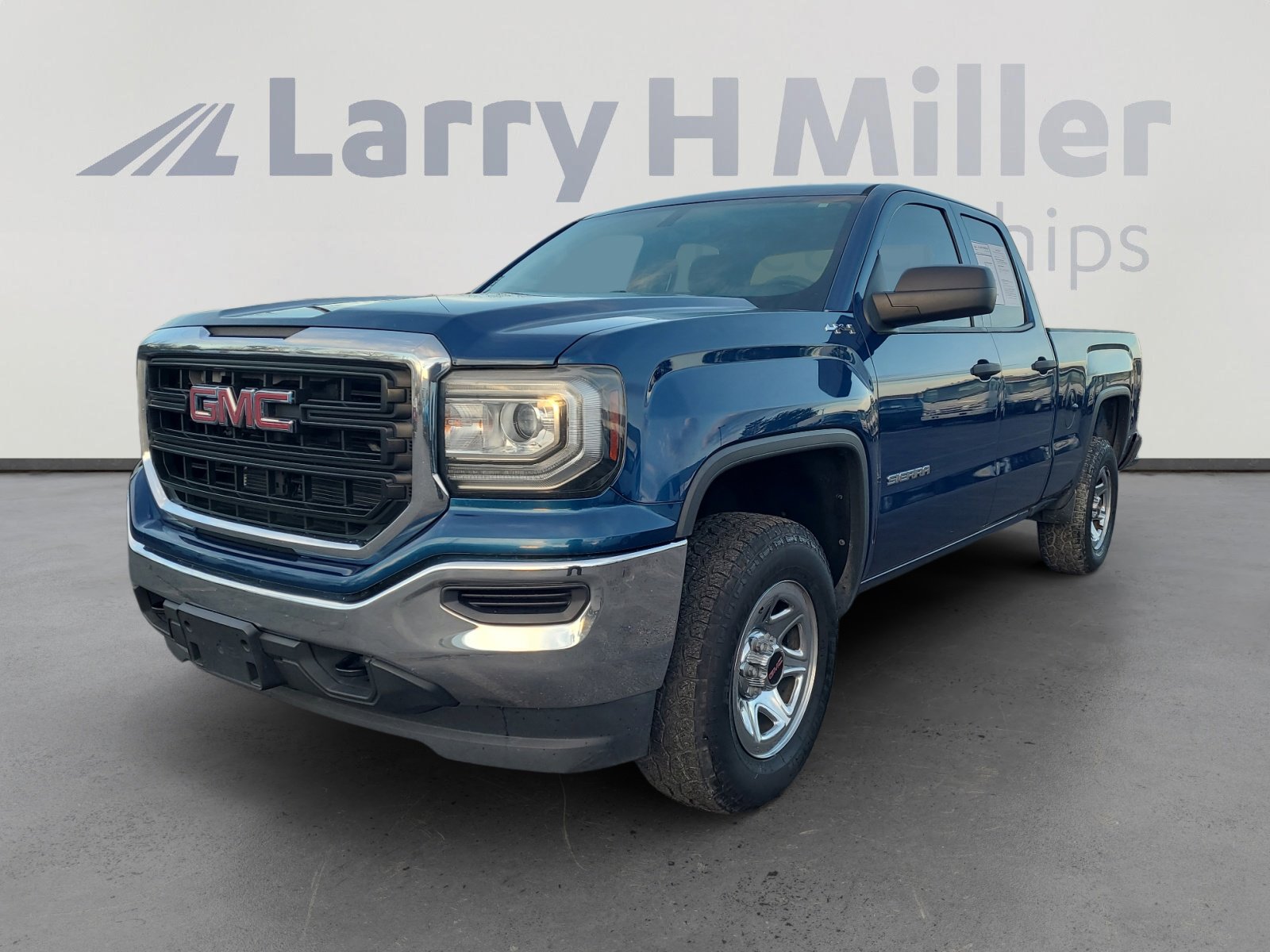 Used 2017 GMC Sierra 1500 4x4 Double Cab w/ Sierra Appearance Package image 1
