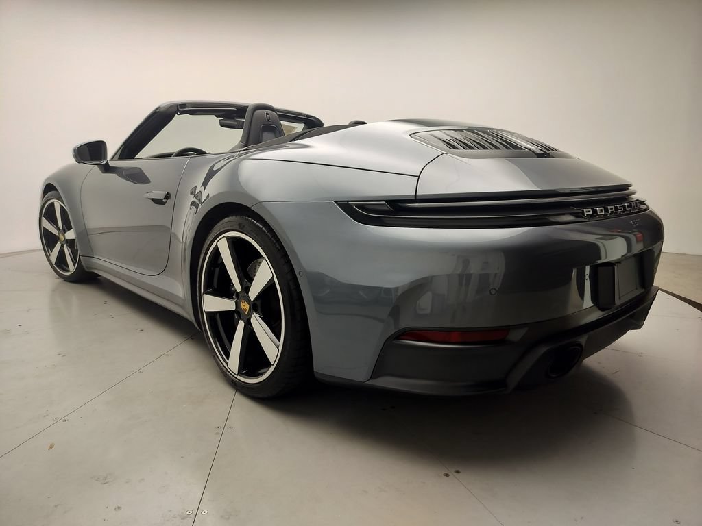 Certified 2025 Porsche 911 Carrera RWD image 3