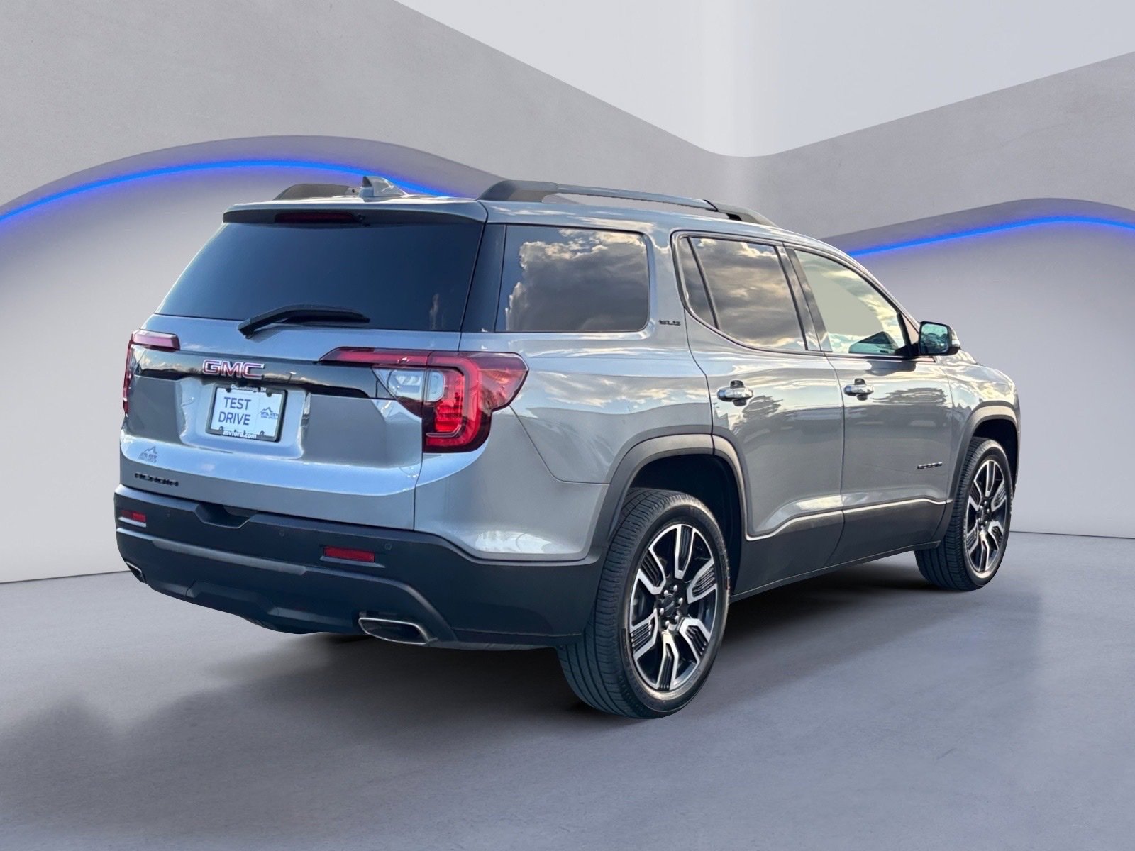 Used 2021 GMC Acadia SLE w/ Driver Convenience Package image 10