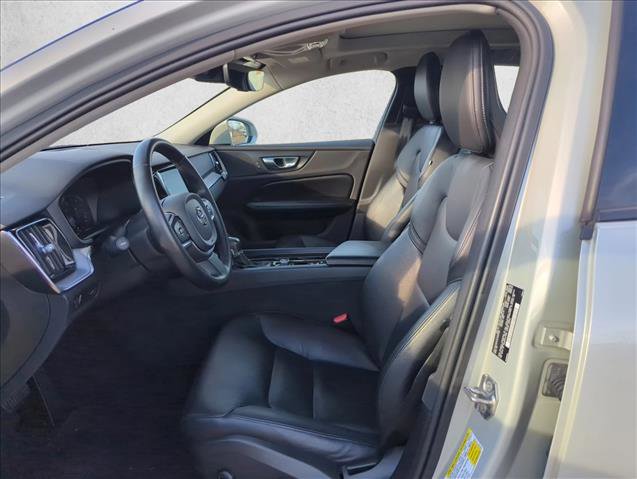 Used 2020 Volvo S60 T6 Momentum image 14