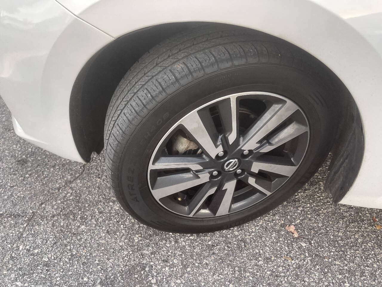 Used 2021 Nissan Versa SV FWD image 25
