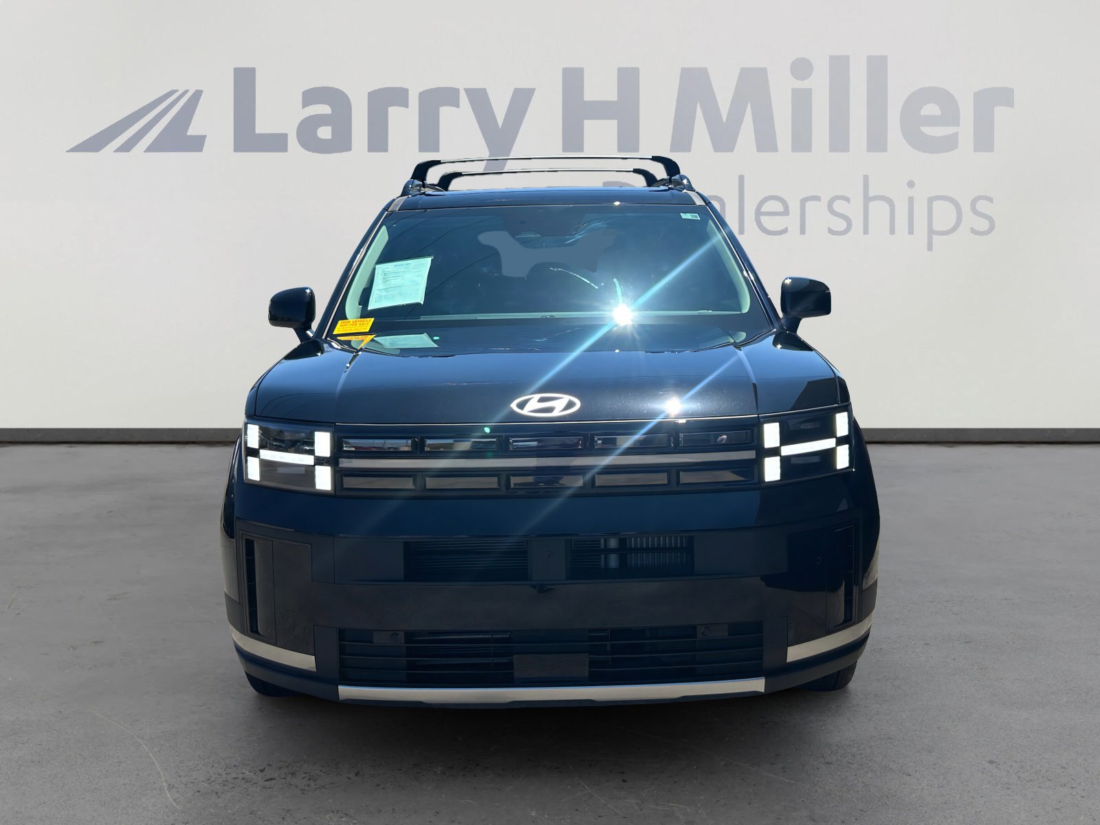 Certified 2025 Hyundai Santa Fe Limited FWD image 9