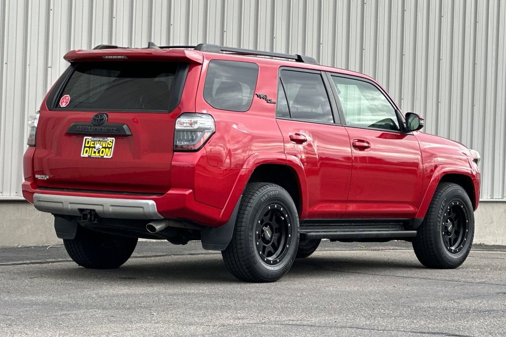 Used 2021 Toyota 4Runner TRD Off-Road Premium w/ Moonroof Package AWD/4WD image 4