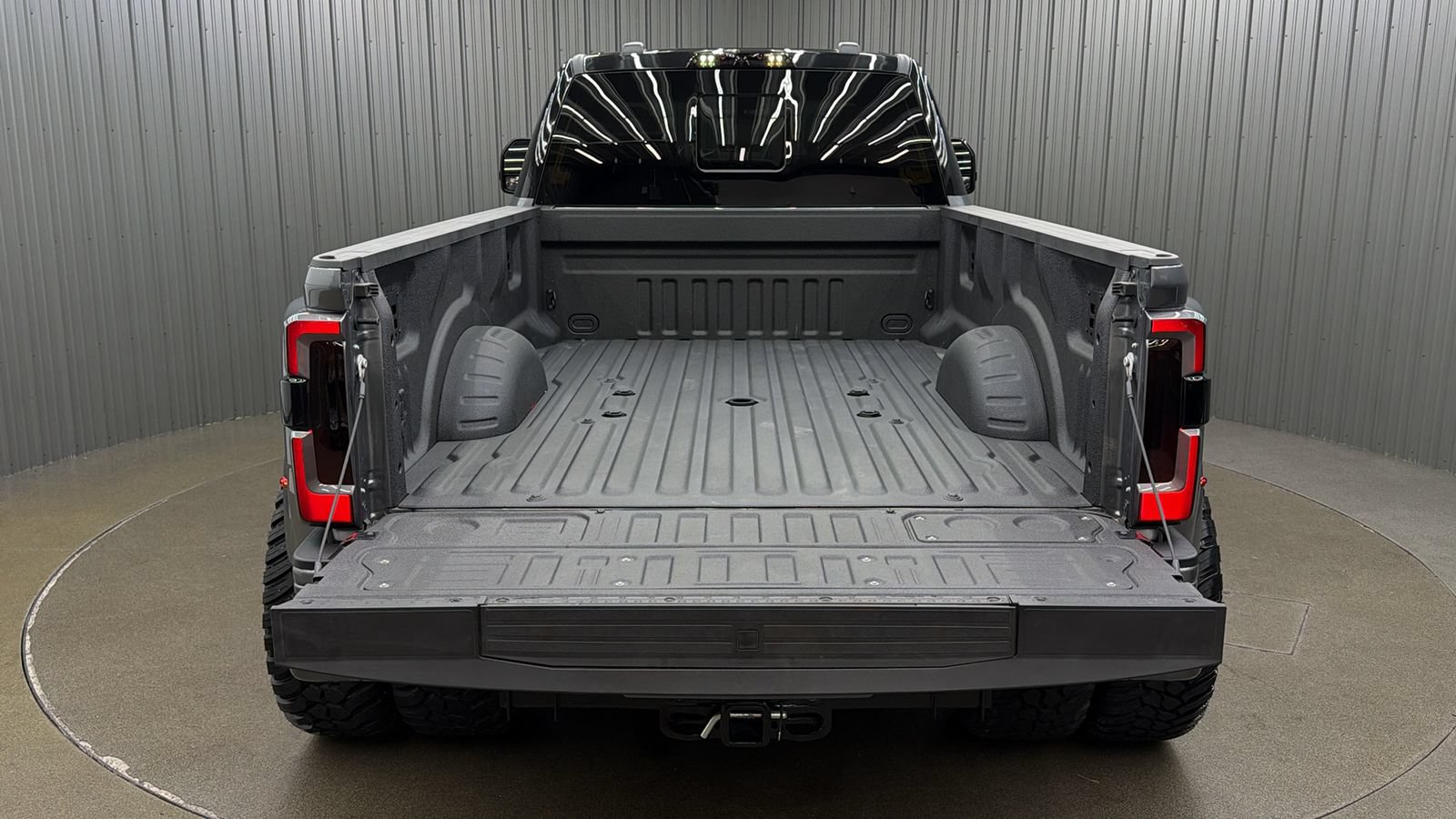 Used 2026 Ford F450 Platinum w/ FX4 Off-Road Package AWD/4WD image 18
