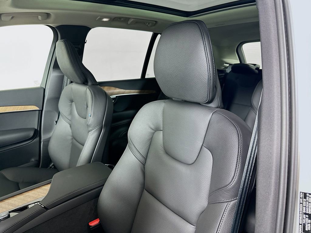 Used 2025 Volvo XC90 T8 Plus w/ Protection Package Premier image 8