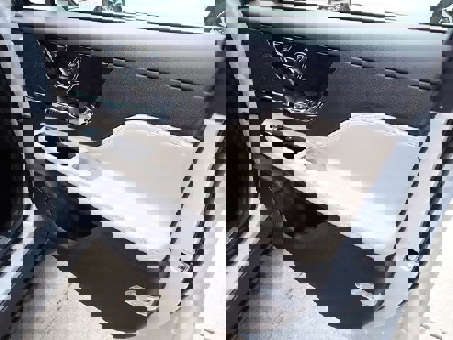 New 2026 Lincoln Corsair Premiere image 13