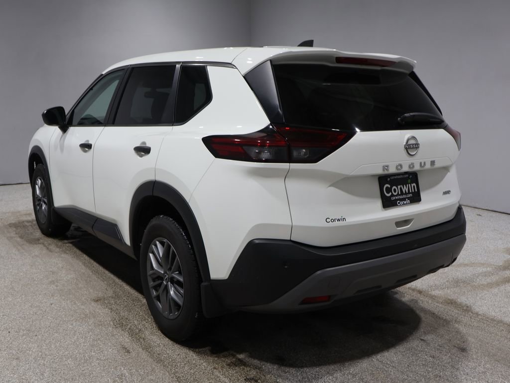 Used 2022 Nissan Rogue S image 4