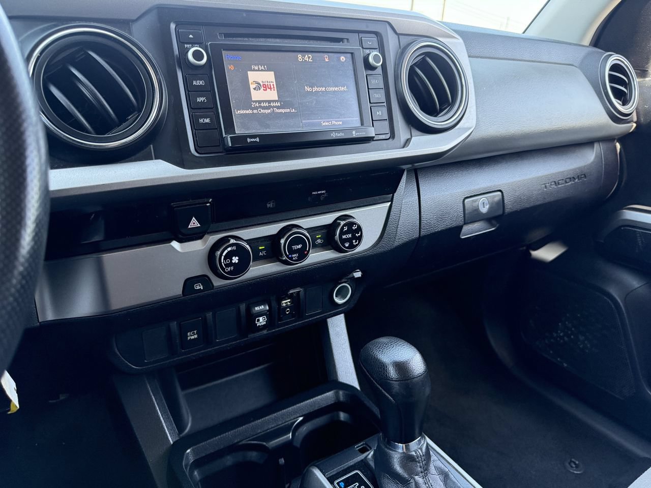 Used 2018 Toyota Tacoma SR5 RWD image 15