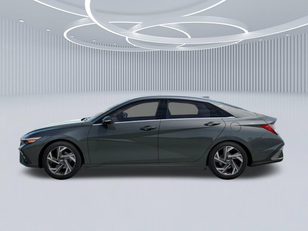 New 2026 Hyundai Elantra Limited FWD image 3