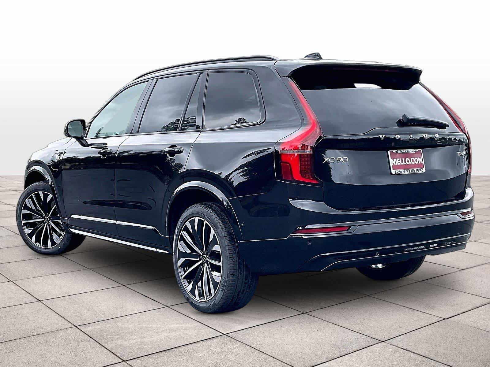 New 2026 Volvo XC90 T8 Ultra w/ Protection Package AWD/4WD image 3