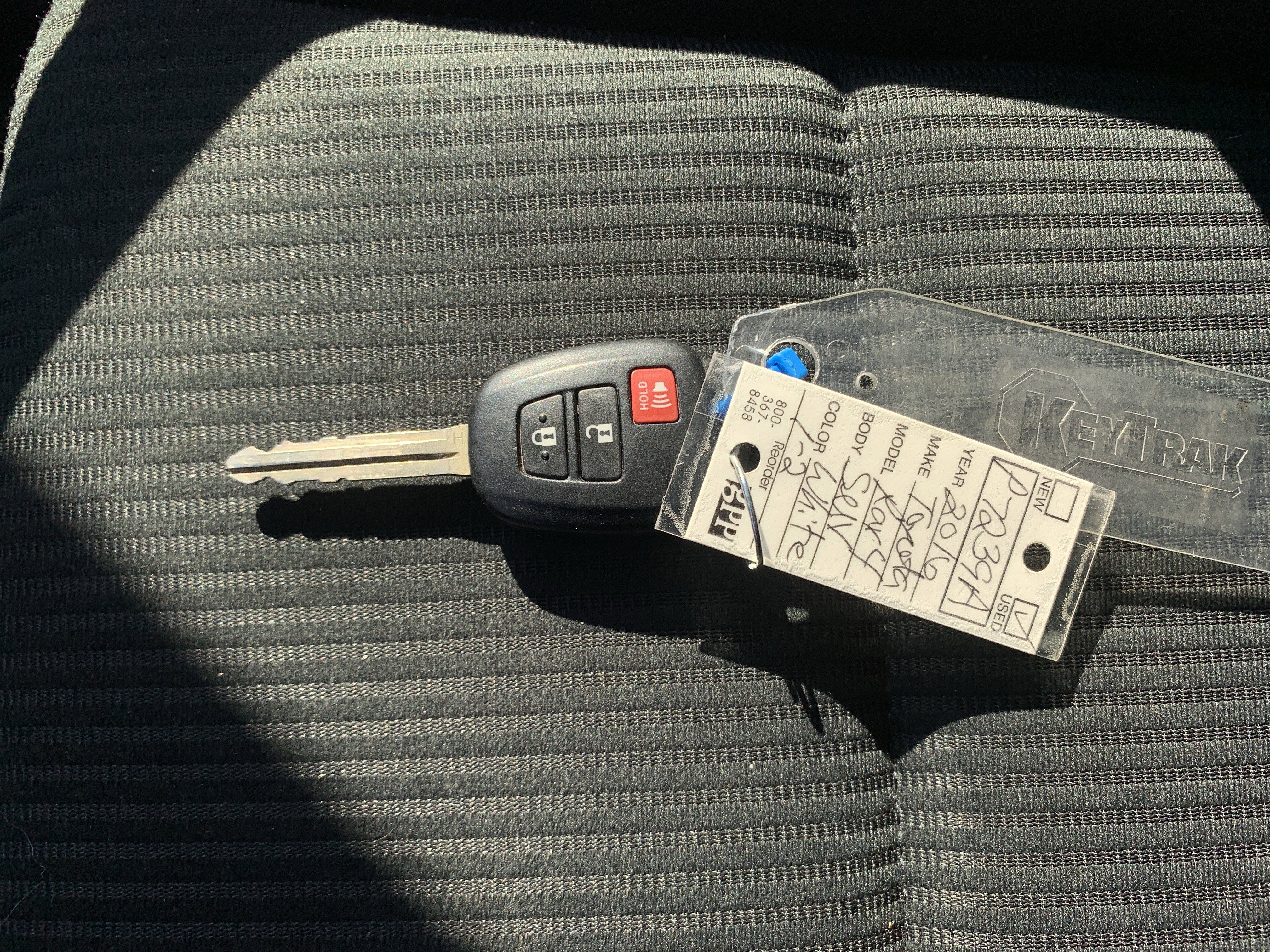 Used 2016 Toyota RAV4 LE image 37