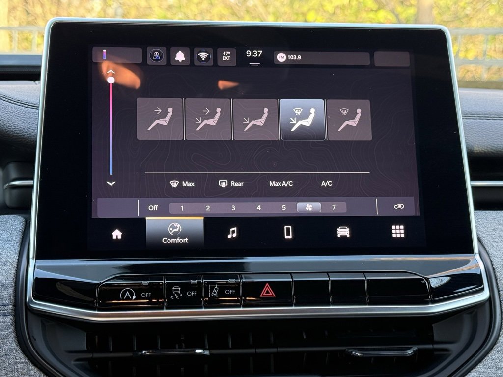 Used 2024 Jeep Compass Sport image 13