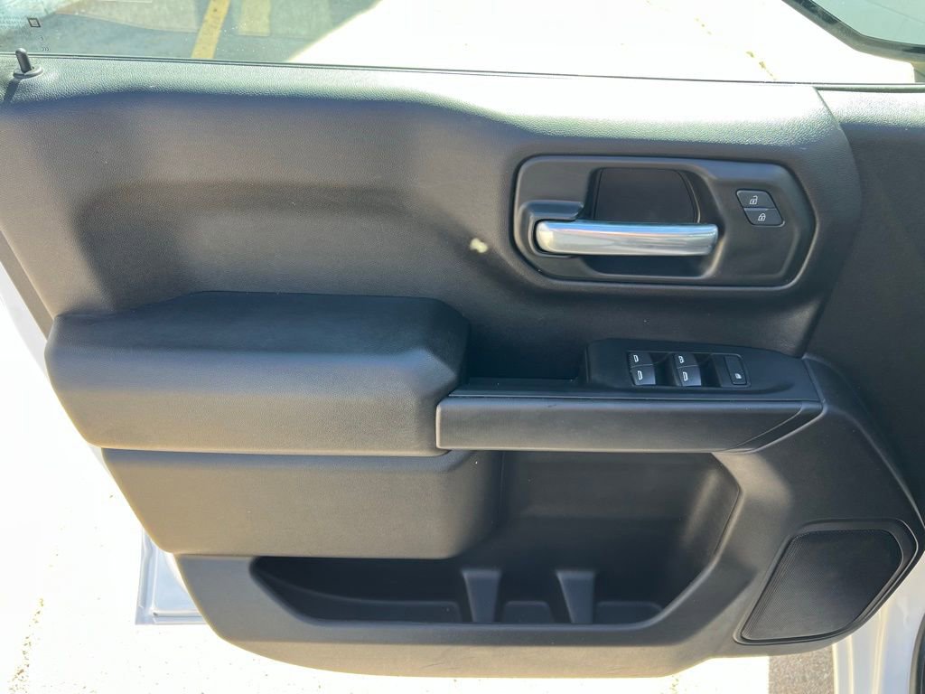 Used 2025 Chevrolet Silverado 1500 W/T image 8