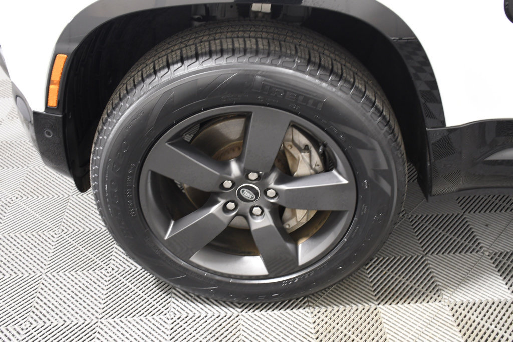 Used 2023 Land Rover Defender 130 X-Dynamic SE AWD/4WD image 11