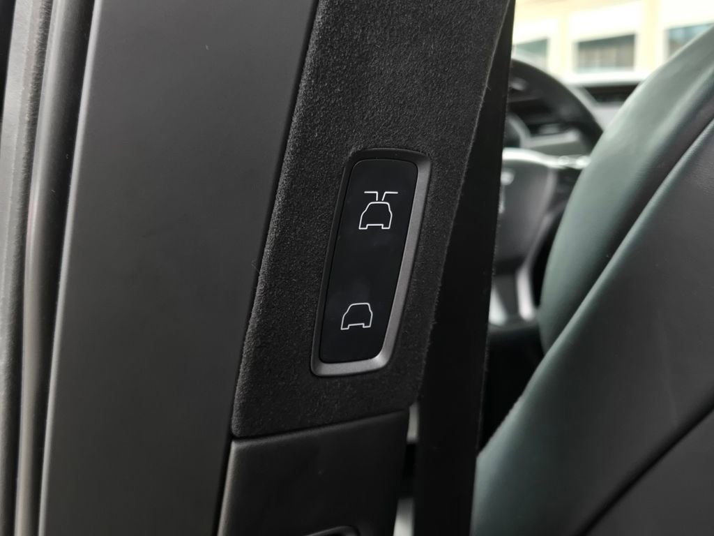 Used 2018 Tesla Model X P100D image 14