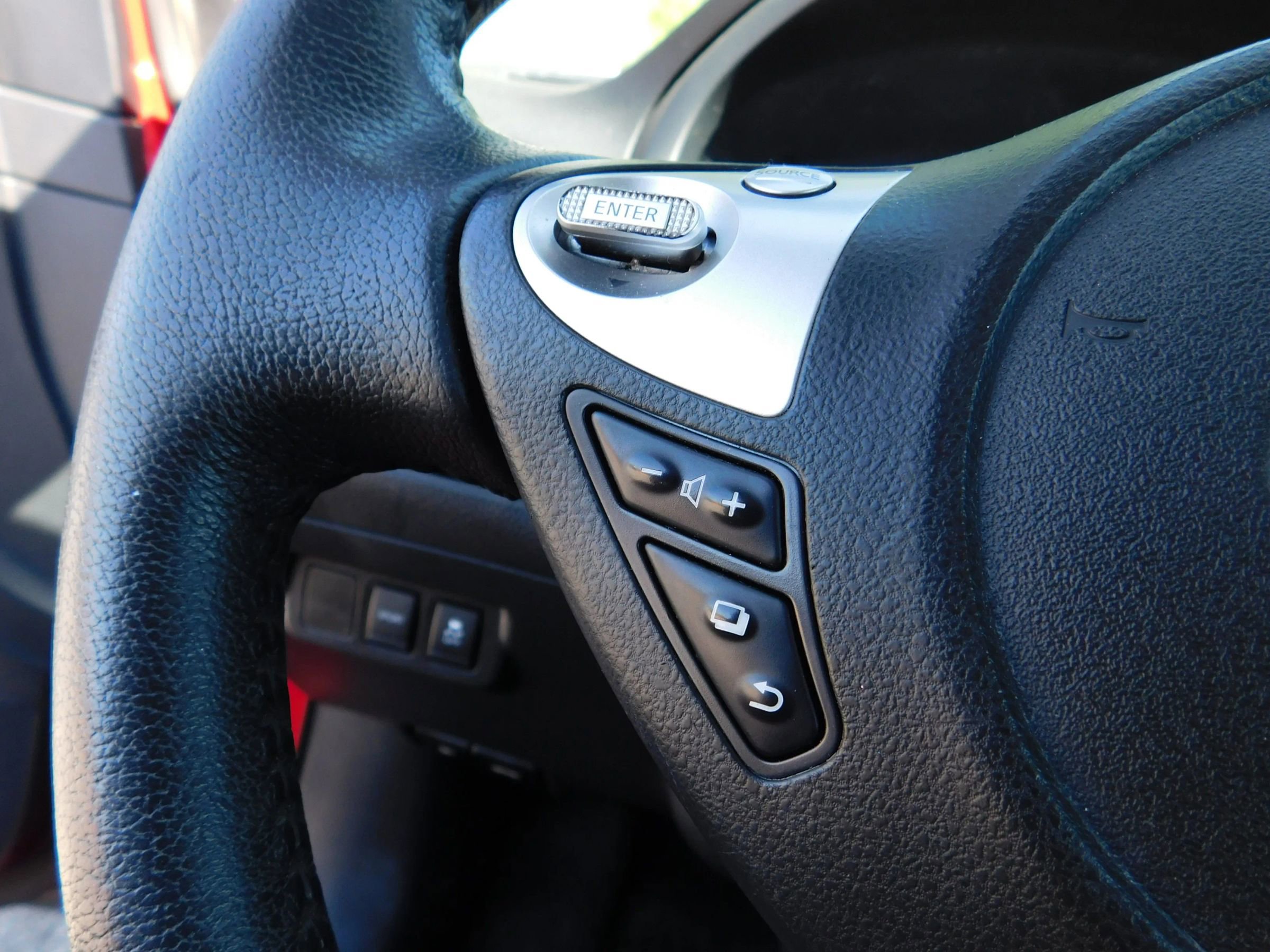 Used 2019 Nissan Sentra SR FWD image 18