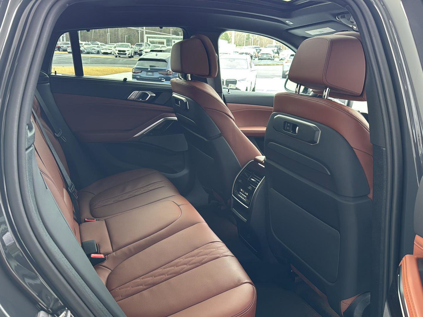 New 2026 BMW X6 xDrive40i w/ Executive Package image 10