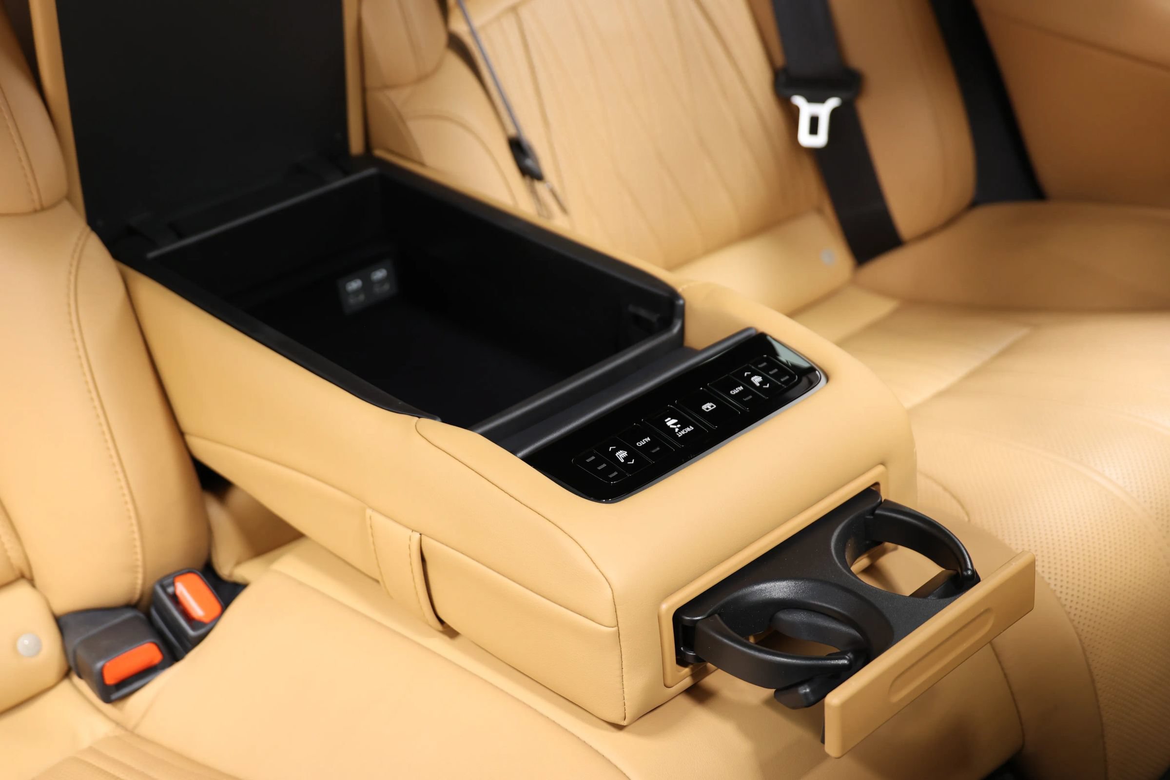 Used 2024 Lexus LS 500 w/ Interior Upgrade Package RWD image 86