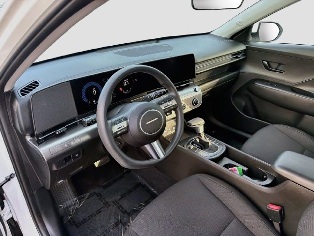 Certified 2025 Hyundai Kona SE FWD image 10