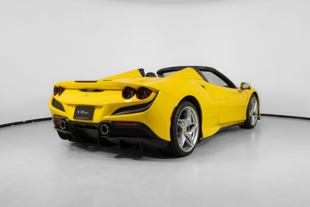 Used 2022 Ferrari F8 Tributo image 8