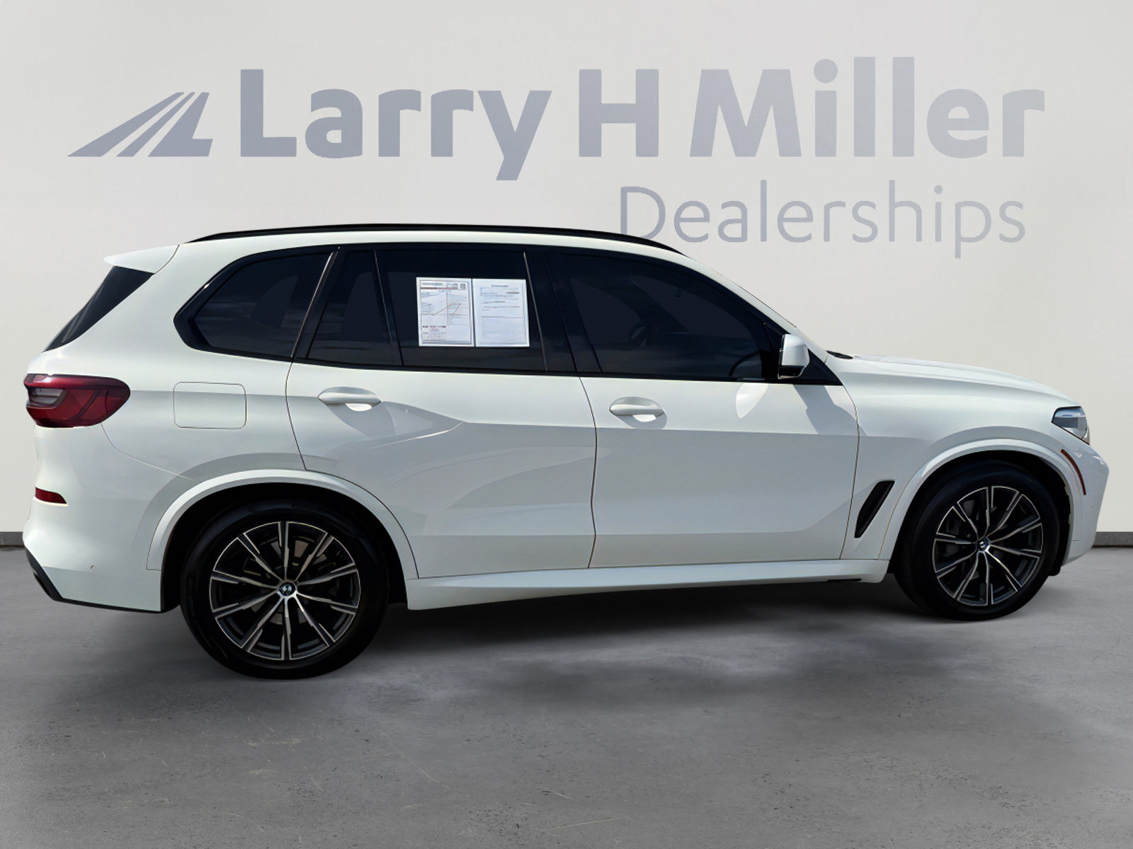 Used 2021 BMW X5 xDrive45e w/ M Sport Package image 8
