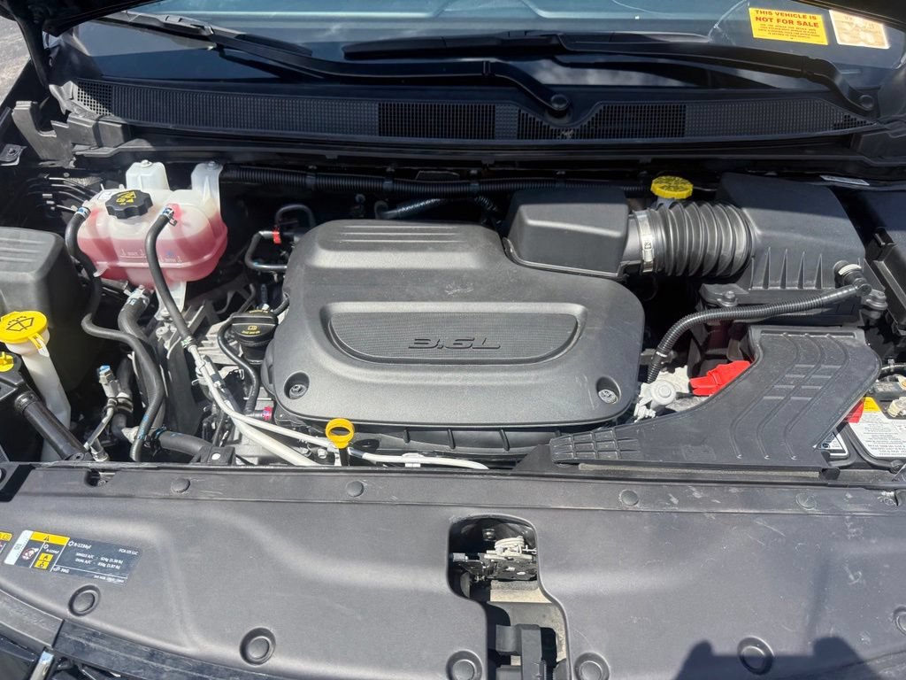 Used 2025 Chrysler Pacifica Select FWD image 60