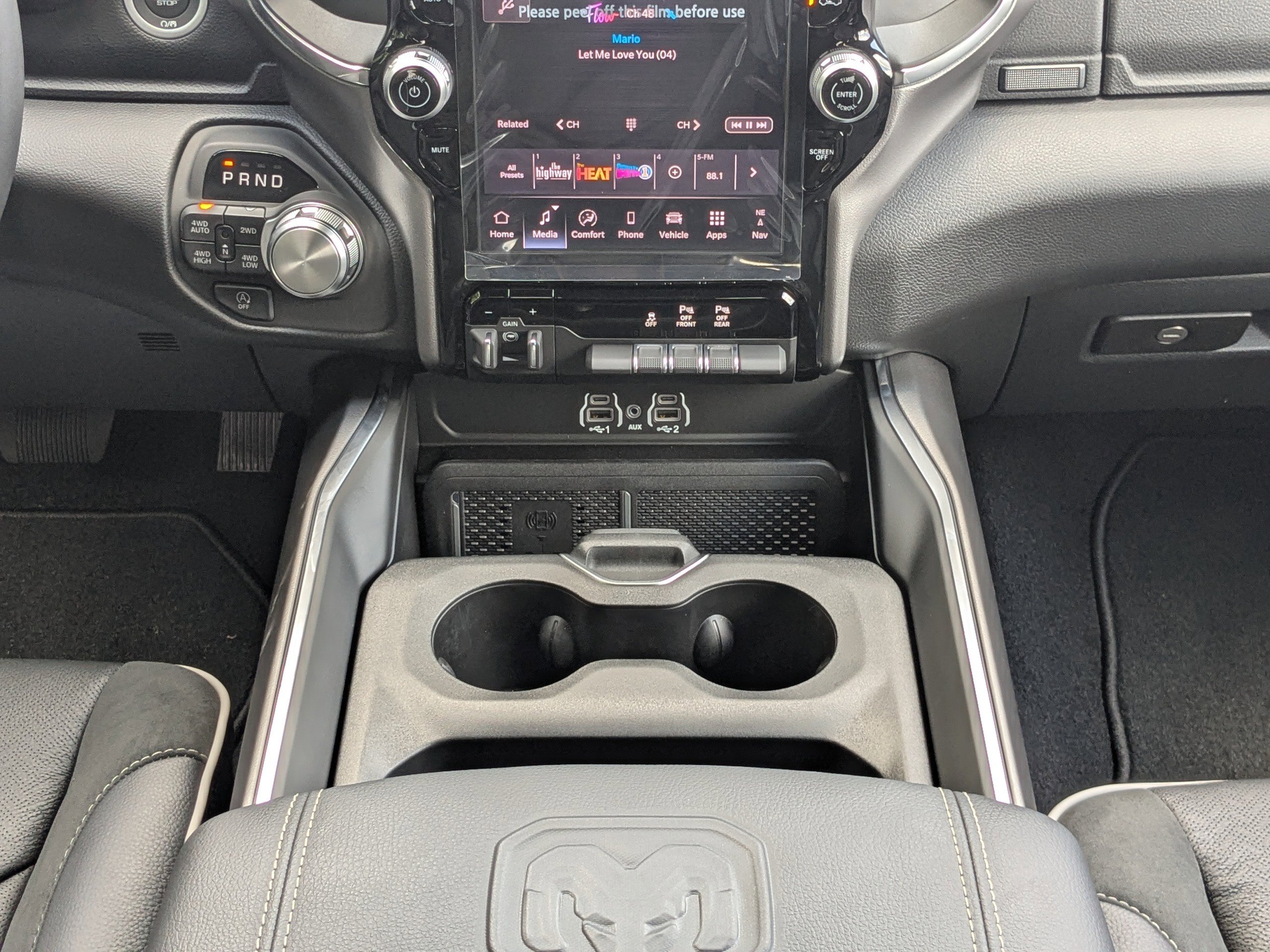 New 2026 RAM 1500 Laramie AWD/4WD image 18