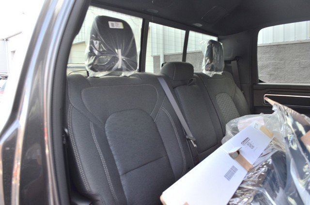 New 2026 RAM 1500 4x4 Crew Cab image 33