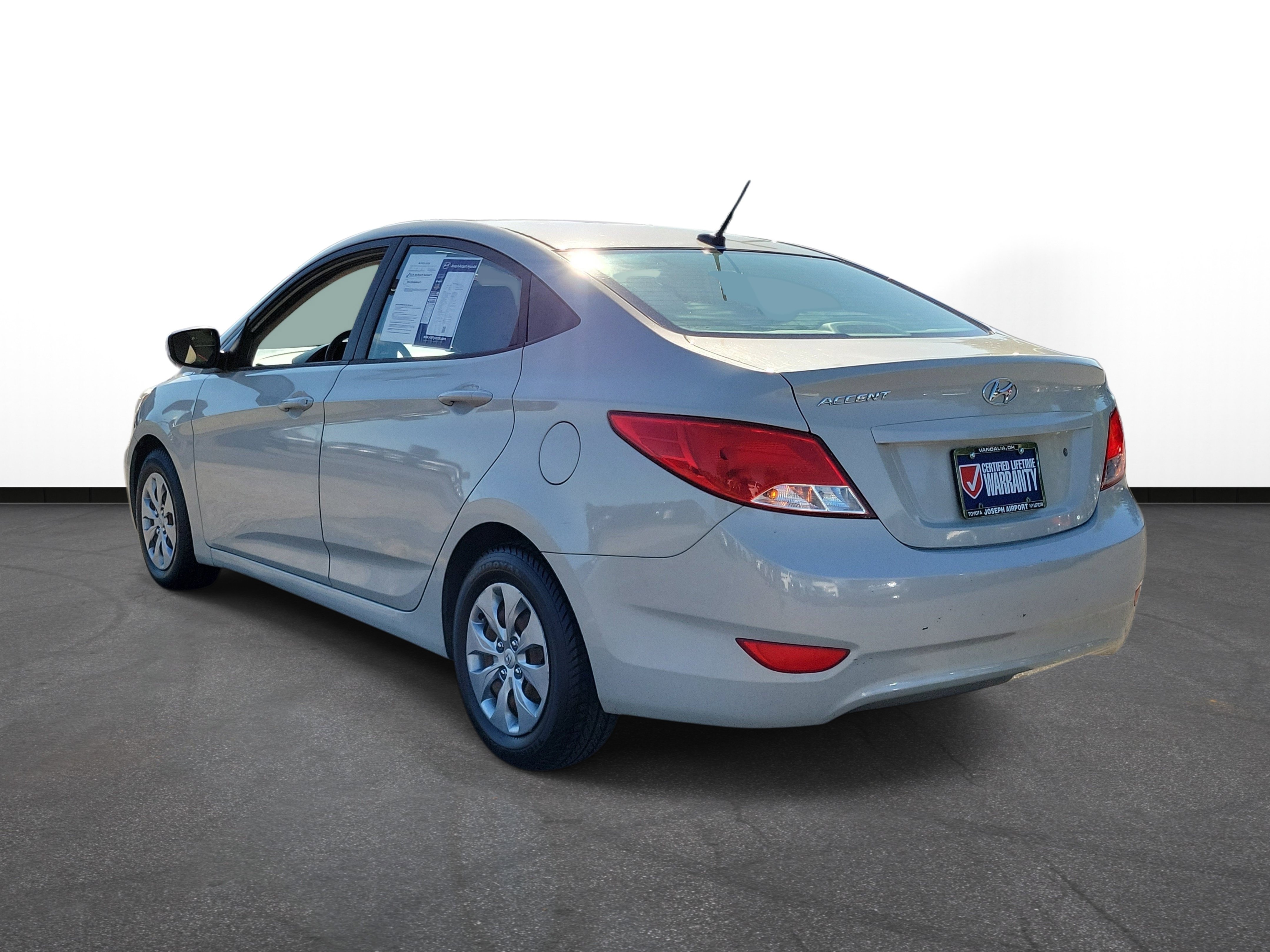 Used 2017 Hyundai Accent SE FWD image 3