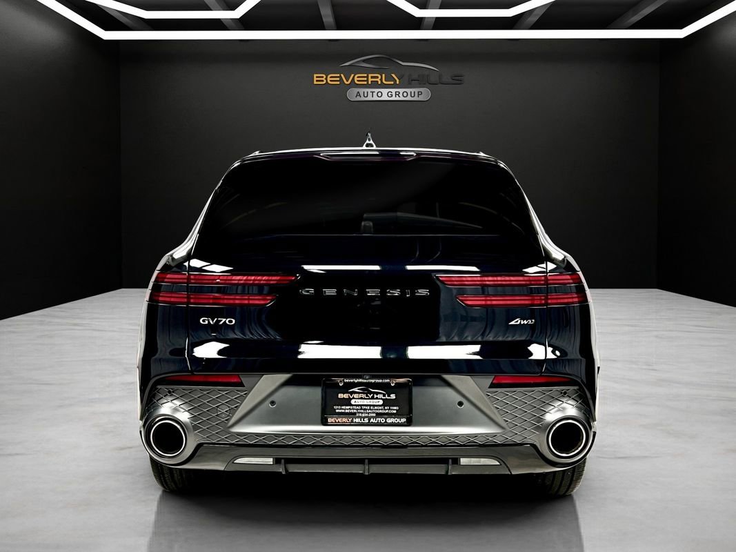 Used 2023 Genesis GV70 2.5T w/ Sport Prestige Package image 4