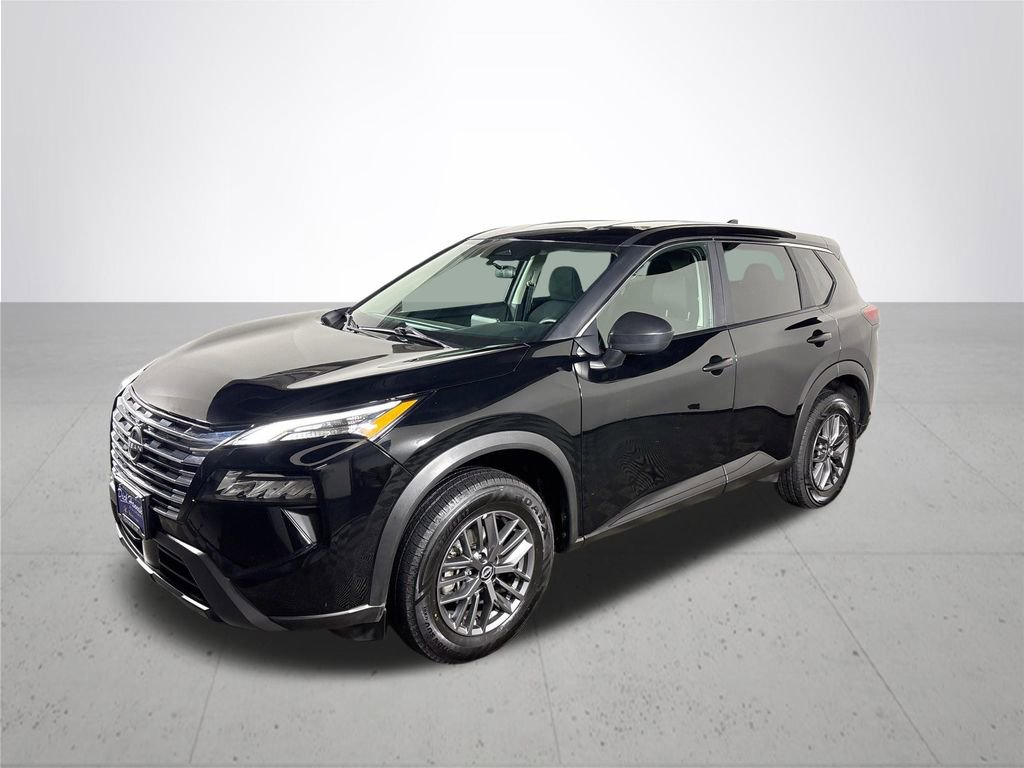 Used 2024 Nissan Rogue S image 2