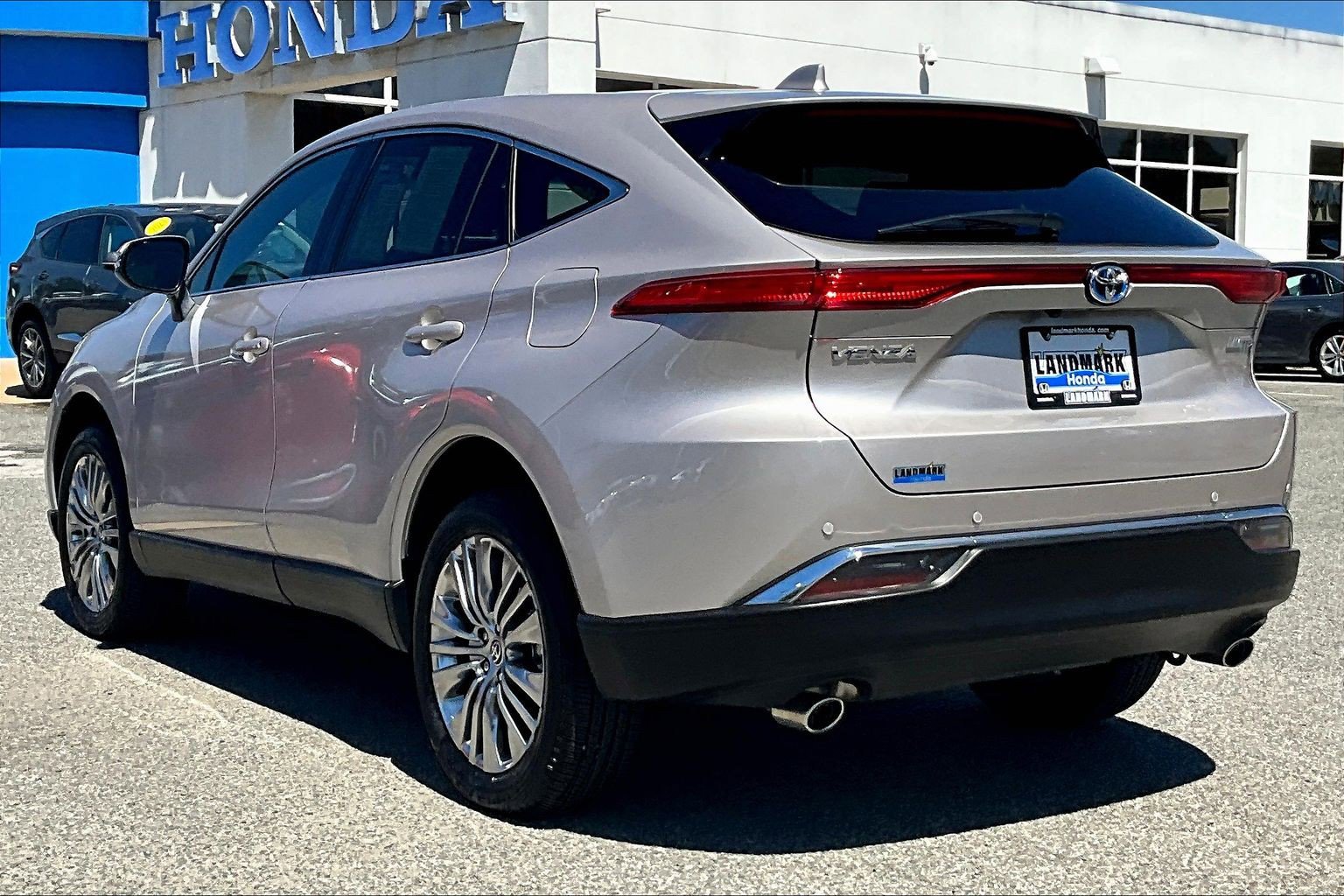 Used 2024 Toyota Venza Limited AWD/4WD image 12