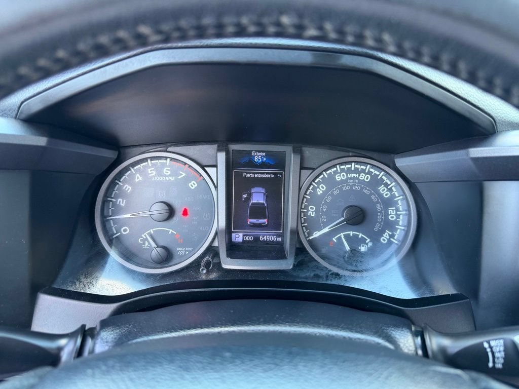 Used 2018 Toyota Tacoma TRD Off-Road AWD/4WD image 19