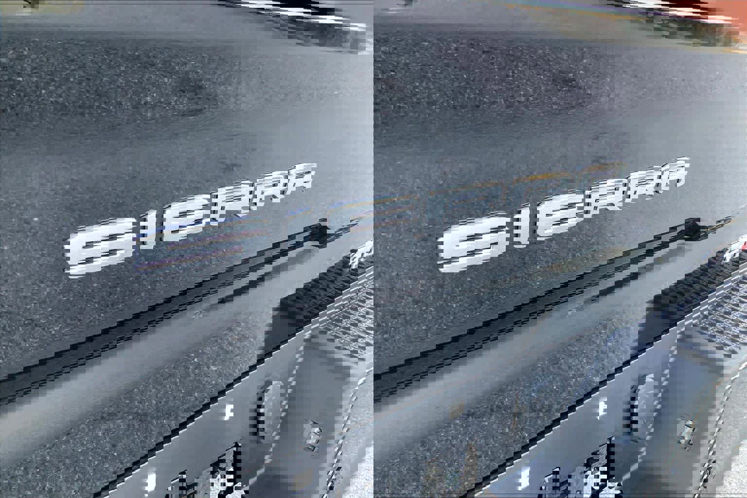 Used 2025 GMC Sierra 2500 AT4 w/ AT4 Premium Plus Package image 9